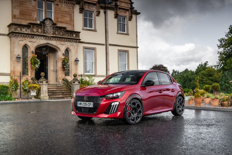 essai Peugeot e-208 GTi citadine électrique Peugeot 205 GTI